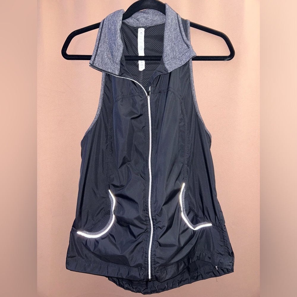 Lululemon womens black light weight zip up running vest
